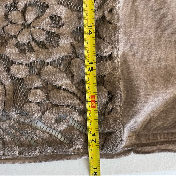 NWT Chico’s Black Label Sheer Lace & Jersey Cropped Jacket (Size 1 ) - Picture 3 of 7